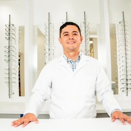 oftalmologo-mexicali-dr-julio-iyari-perez-monjaraz-450x450 oftalmologo mexicali